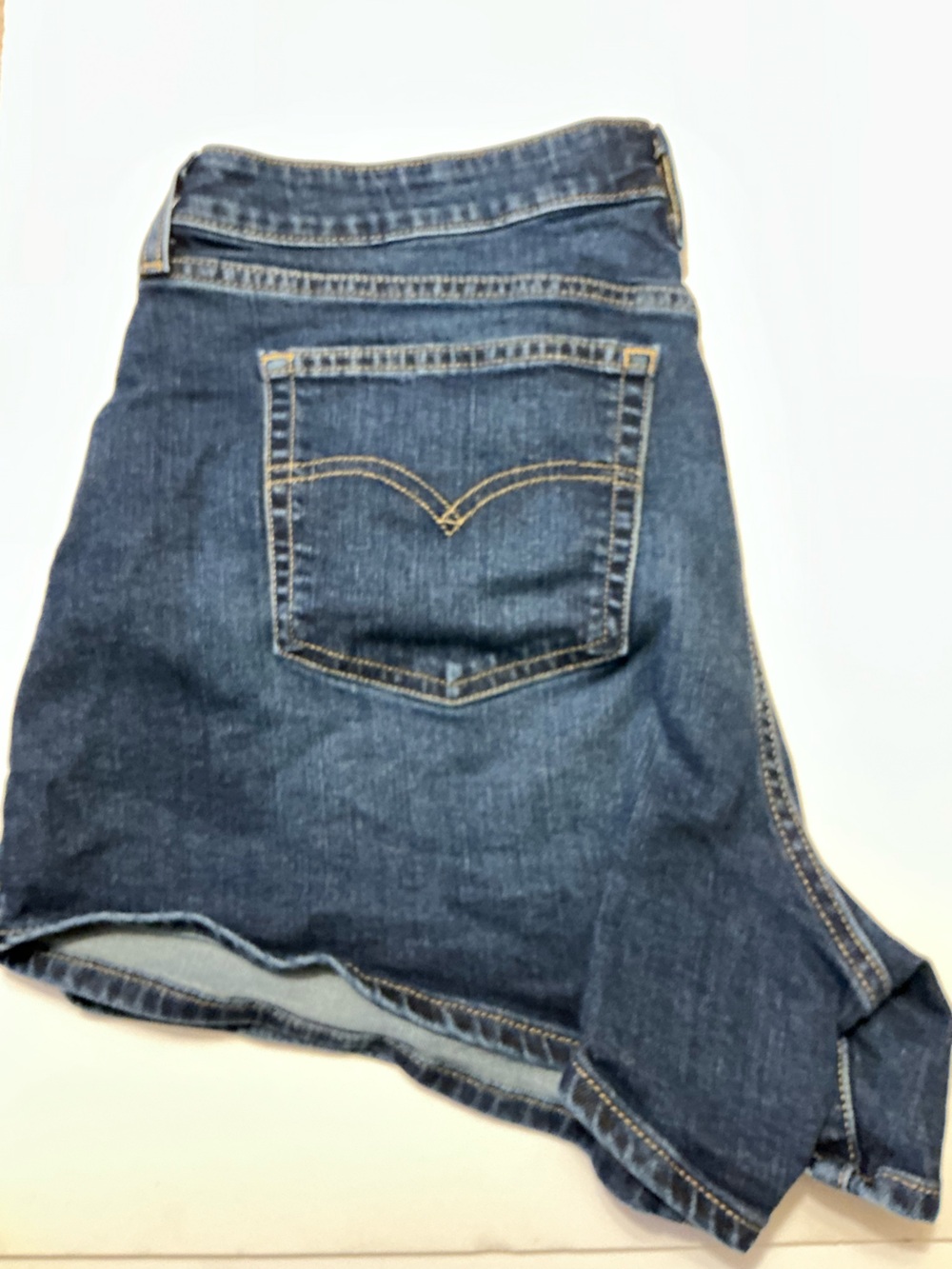 Levi’s Women’s A Line Shorts Dark Wash - Picture 2 of 6